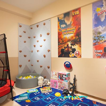 Fantasy Funland Retreat By The Only Bnb Tanjung Tokong Esterno foto
