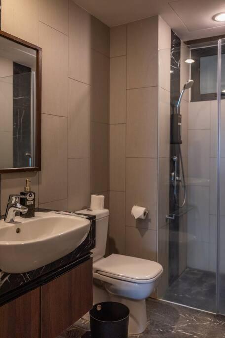 Fantasy Funland Retreat By The Only Bnb Tanjung Tokong Esterno foto