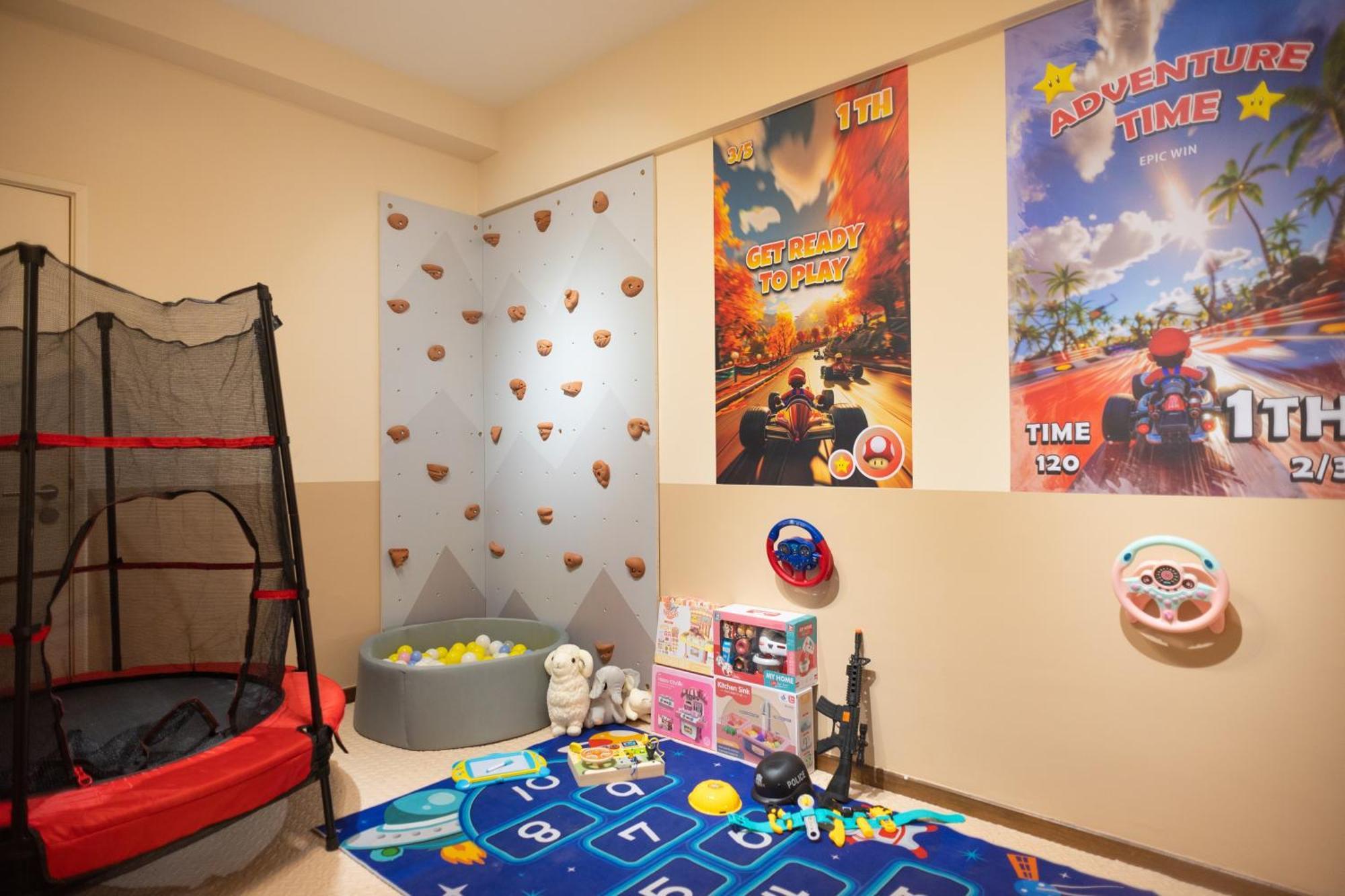 Fantasy Funland Retreat By The Only Bnb Tanjung Tokong Esterno foto